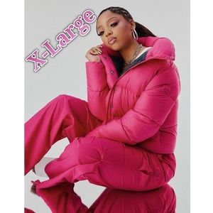 NEW (XL) VS PINK Chloe X Halle Cropped  Puffer Jacket in Catwalk pink